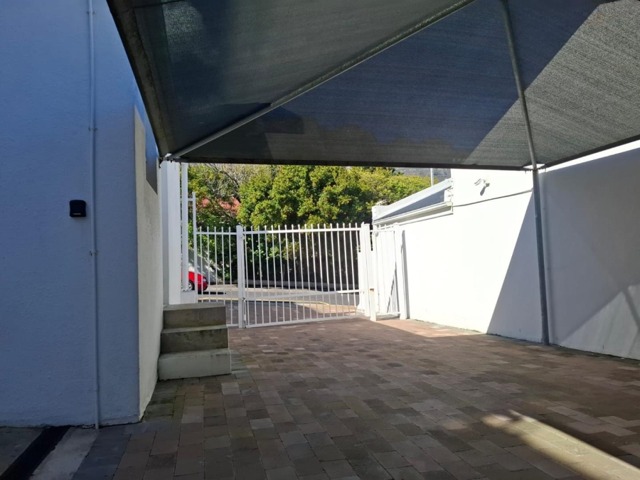 To Let 1 Bedroom Property for Rent in Camps Bay Western Cape